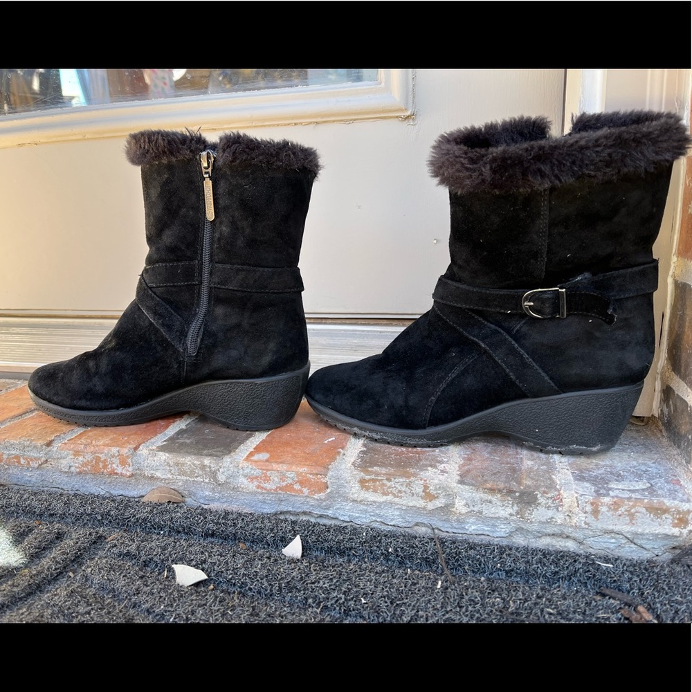 Women’s Faux suede wedge heel Boots